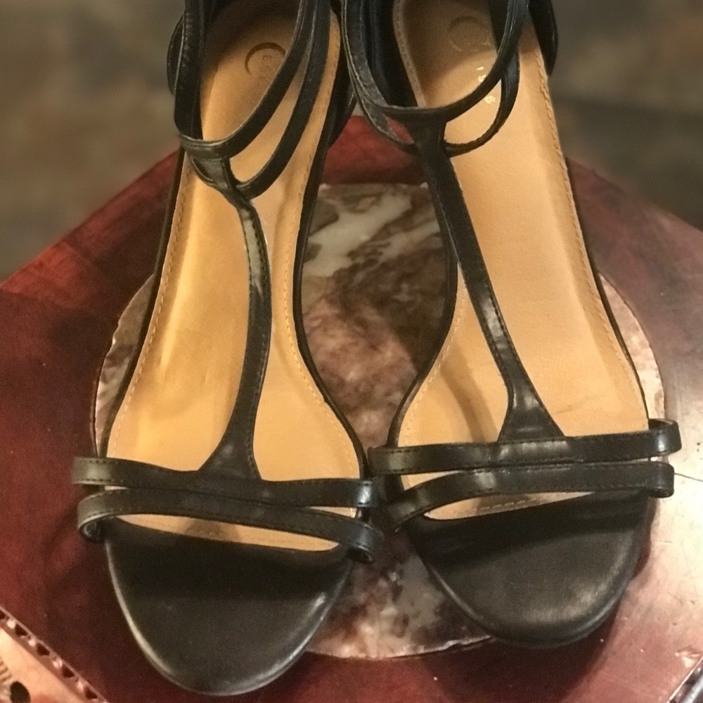 Black 2 inch zipper back open toe heels size 10w
